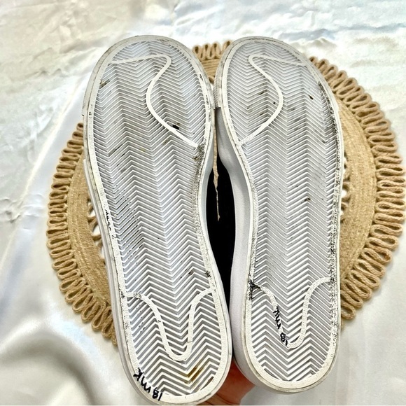 Nike Drop Type LX Sneakers in Pink Tint/Black Size 8 - Picture 7 of 9